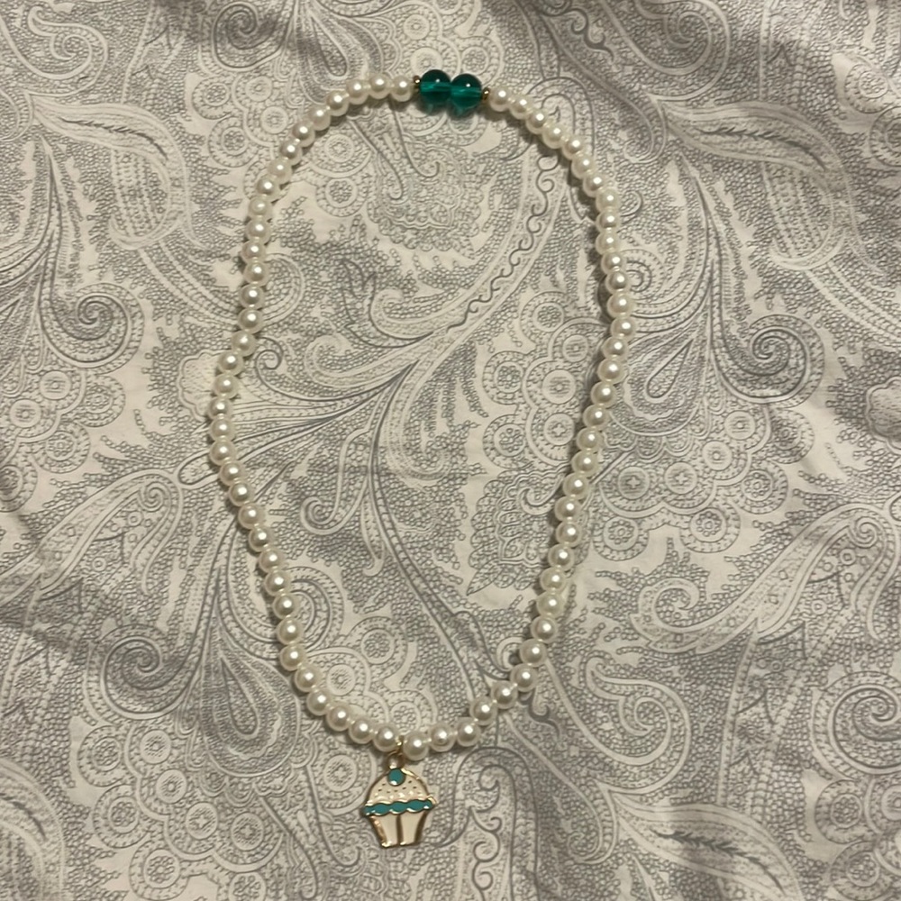 Preppy cupcake necklace